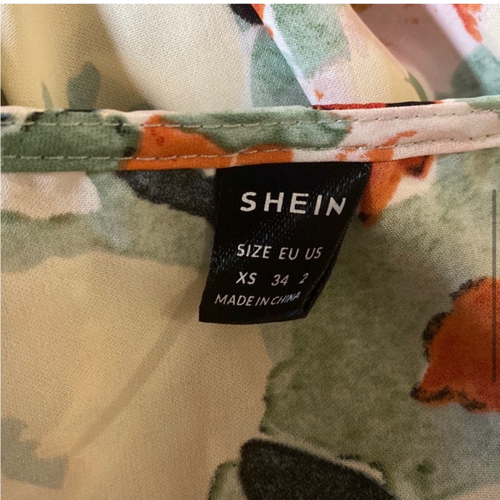 SHEIN Floral Wrap Dress - Picture 9 of 9